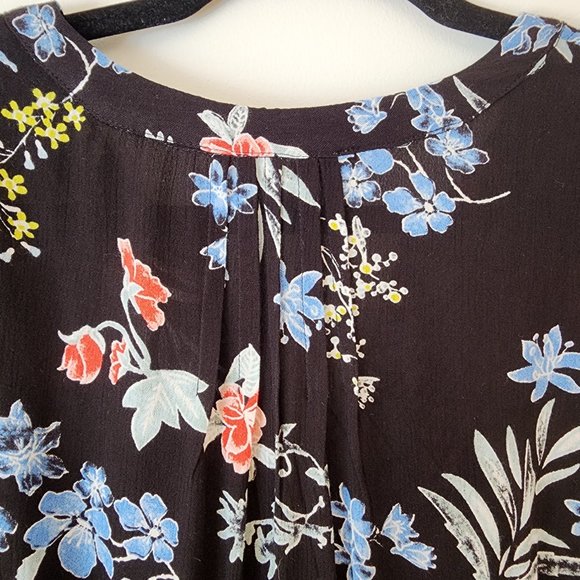 Hilary Radley Women’s Floral Top, Size US/L - Picture 5 of 6